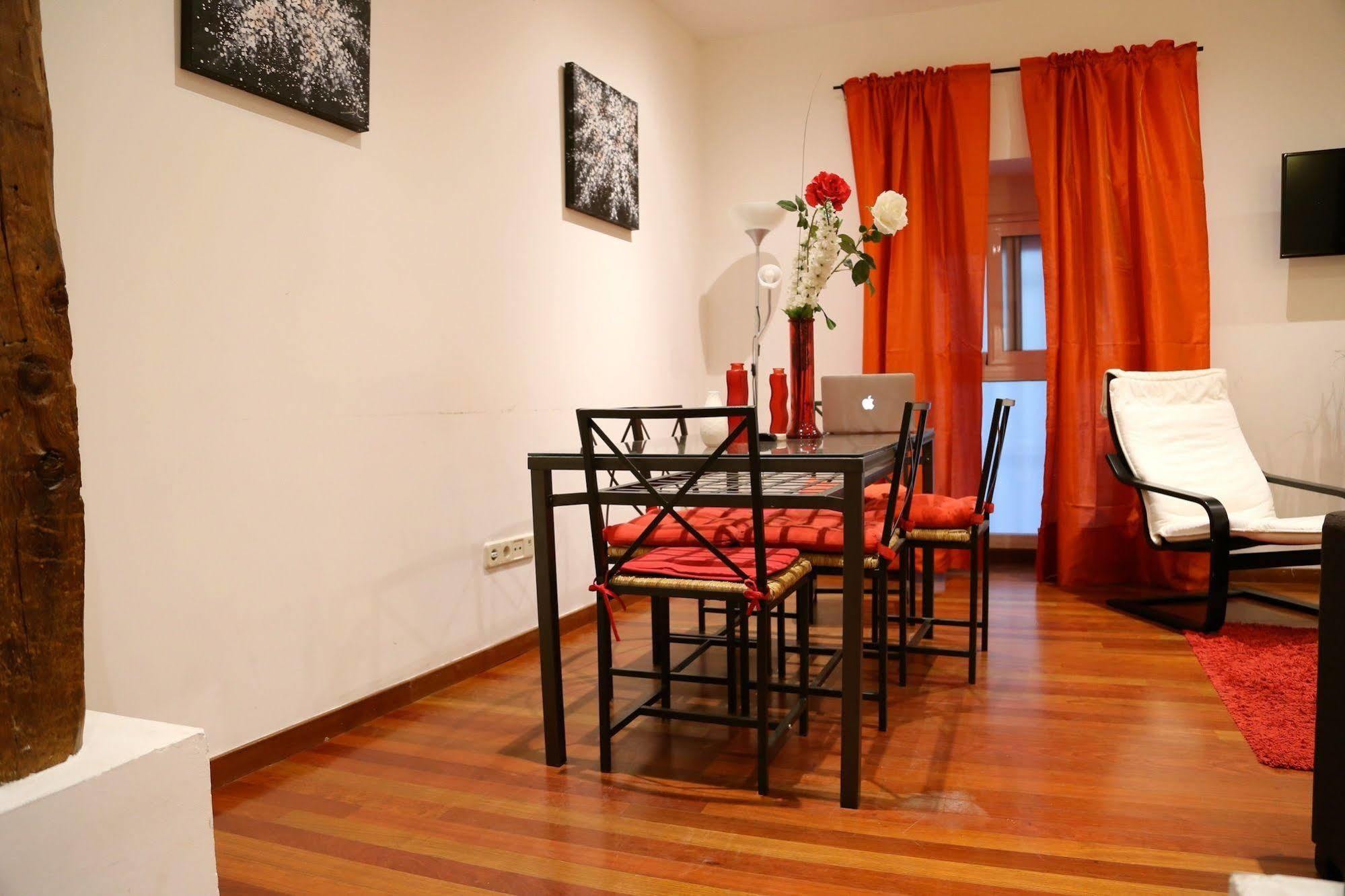 Prado Apartments Madrid Kültér fotó